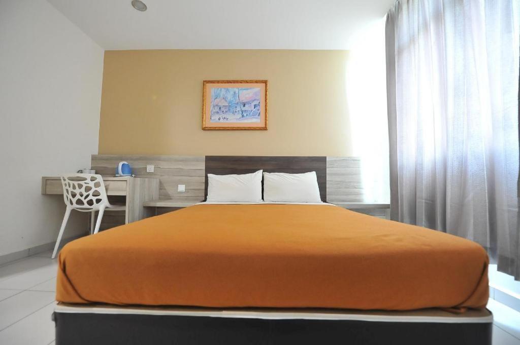 Hotel Suria Malaqa Малакка Экстерьер фото