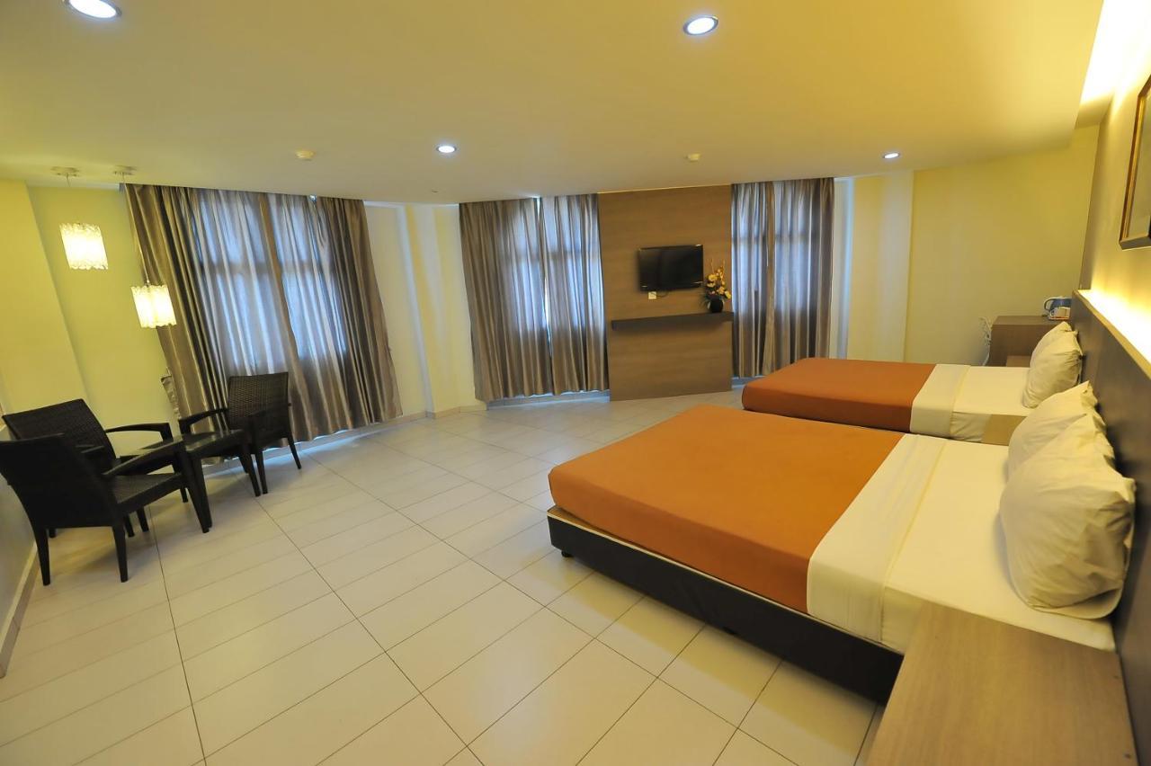 Hotel Suria Malaqa Малакка Экстерьер фото